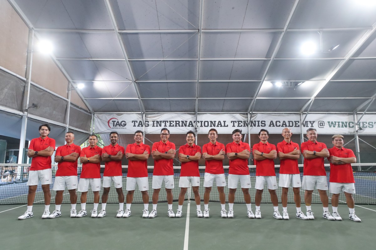 TAG International Tennis Academy 教练团队于 Winchester Tennis Arena 合影